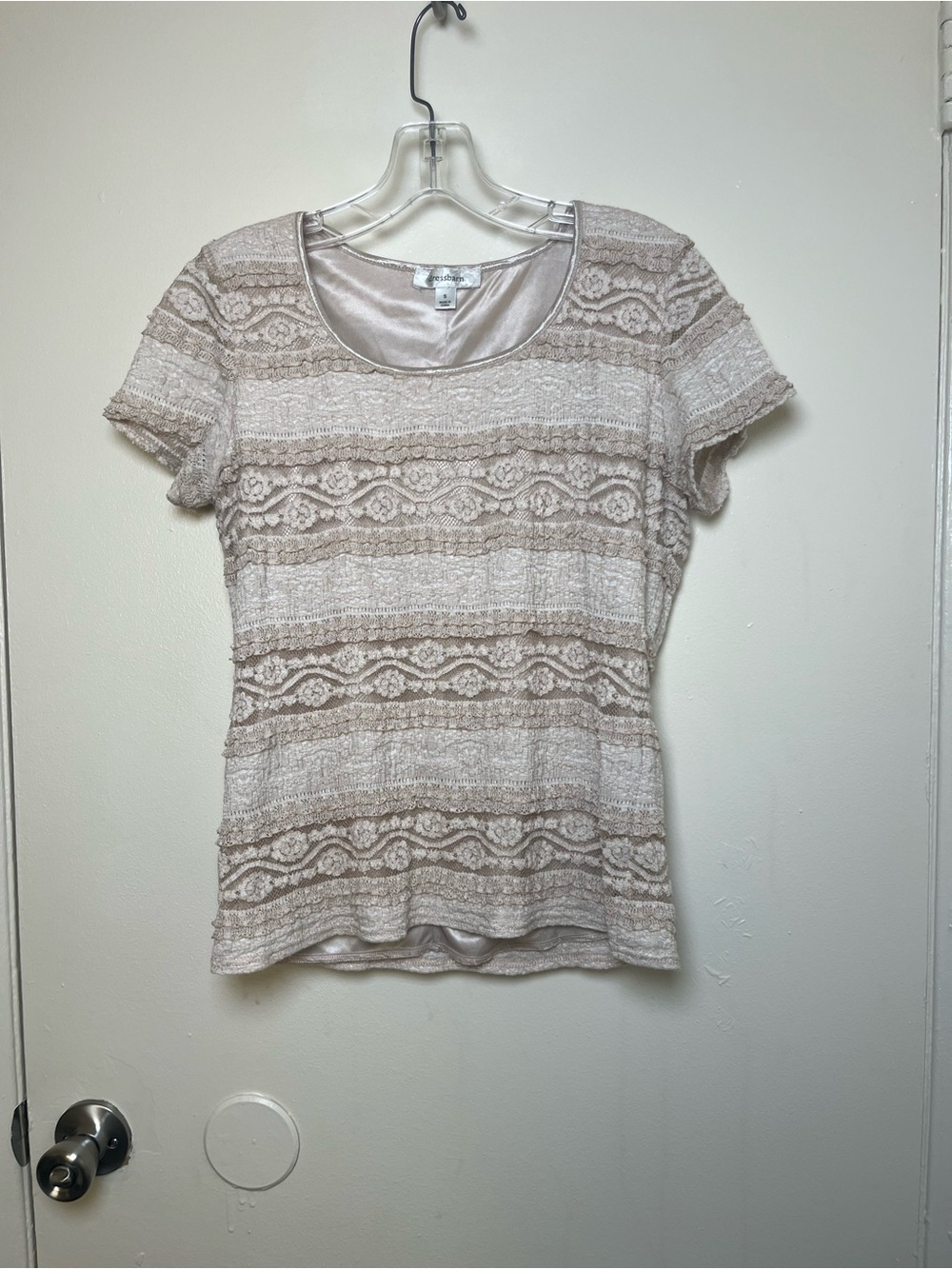 Women’s Dressbarn Textured Y2K Short Sleeve Top in Beige Size Small